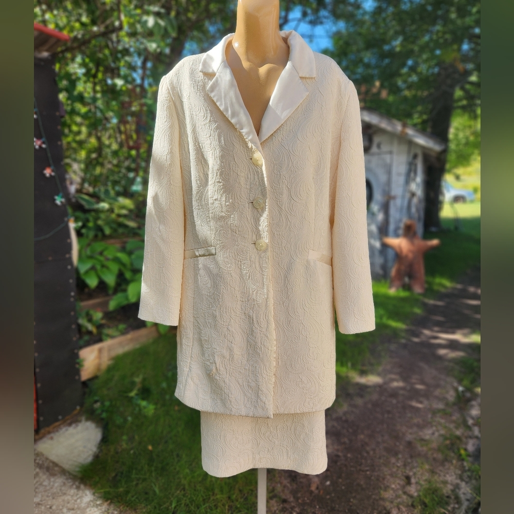Cream Skirt /Blazer